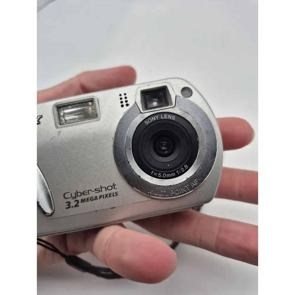 Sony Digital Camera Cybershot DSC-P32 3.2MP Silver For Parts Read Description